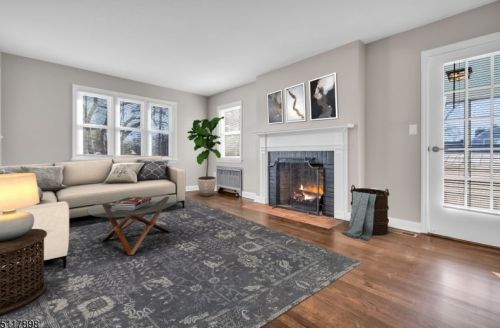 25 Morgan Ln, Bridgewater NJ 08807-3007 exterior