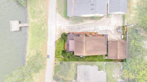 1410 Pne Lk Cir, Montgomery TX 77316-2774 exterior