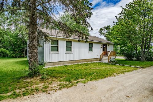 1038 Ocean Ave, Portland, ME 04103-4703