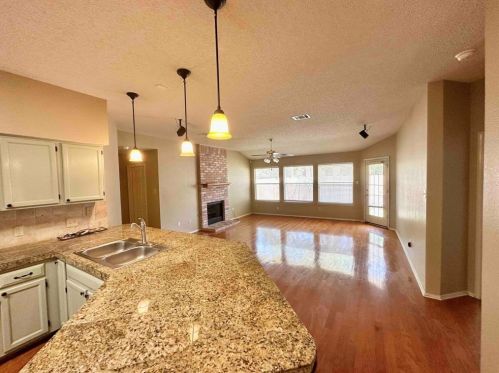 13225 Amasia Dr, Austin TX  78729-7488 exterior