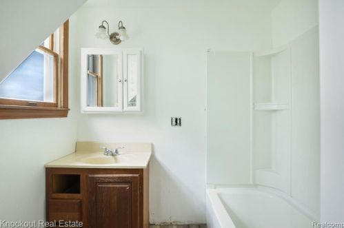 5450 Atkins Rd, Vassar MI 48768-9479 exterior