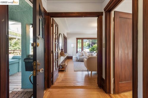 2718 Russell St, Berkeley CA 94705-2333 exterior