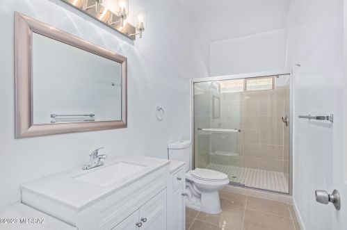 828 Cresta Loma Dr, Tucson AZ 85704-3706 exterior