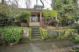 402 29 St, Portland OR  97232-3202 exterior