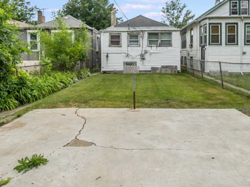 6441 Claremont Ave, Chicago IL 60645-5448 exterior