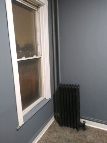 9034 Commercial Ave, Chicago IL  60617-4303 exterior