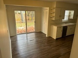 7625 Oakland Dr, Kalamazoo MI  49024-4965 exterior