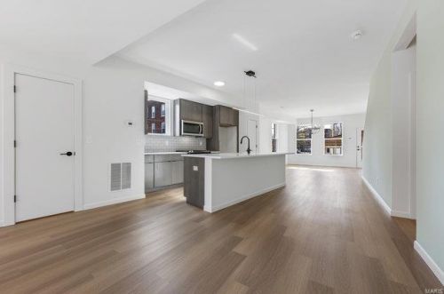 2867 Indiana Ave, Saint Louis MO 63118-2506 exterior