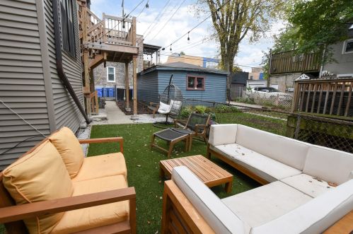 2649 Altgeld St, Chicago IL 60647-1872 exterior