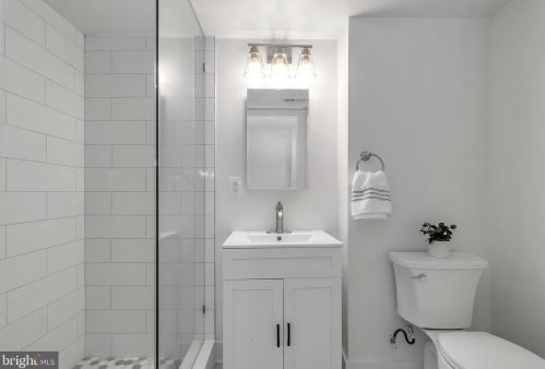 313 Royal St, Alexandria VA  22314-2628 exterior