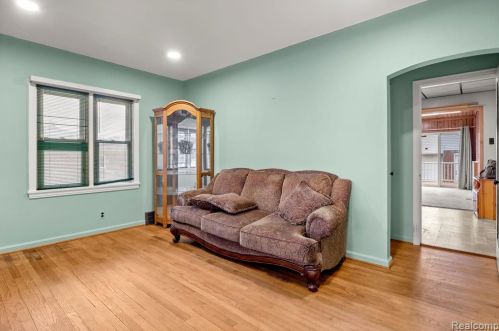 6181 Drexel St, Dearborn Heights MI  48127-3205 exterior