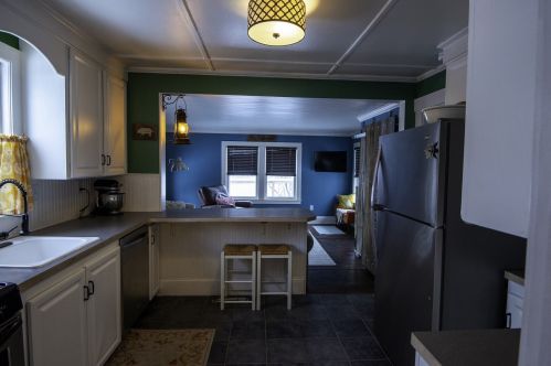 42 Noyes St, Concord NH 03301-2327 exterior