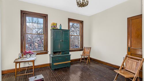 2400 Whipple St, Chicago IL 60655-2127 exterior