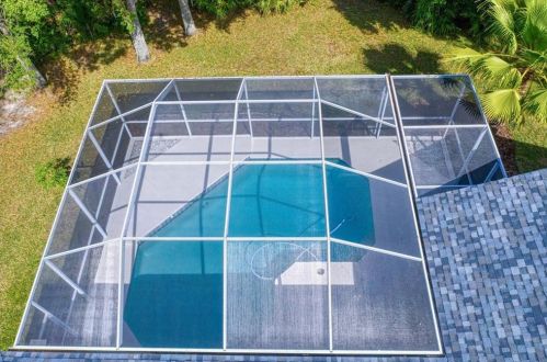 8204 Nature Cove Way, Tampa FL 33647-3224 exterior