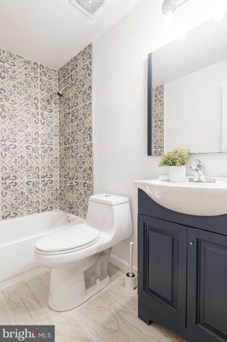 824 48th Pl, Washington DC  20019-3647 exterior