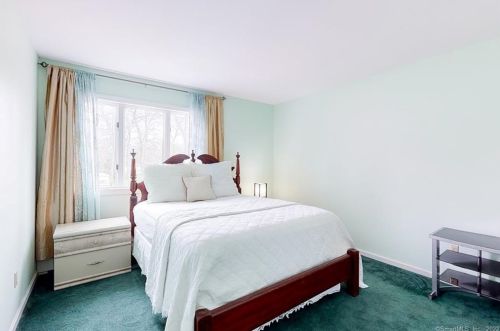 47 Waterman St, Killingly CT 06239-4240 exterior