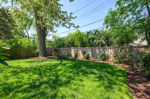 562 Linden Ave, Elmhurst IL 60126-4029 exterior