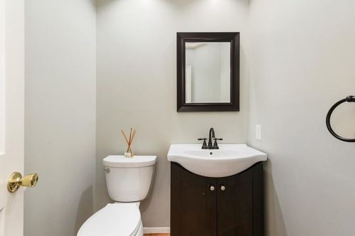 400 Noble St, Pittsburgh PA 15215-2638 exterior