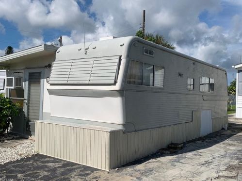 67 Kumquat Ln, Naples, FL 34114-8116