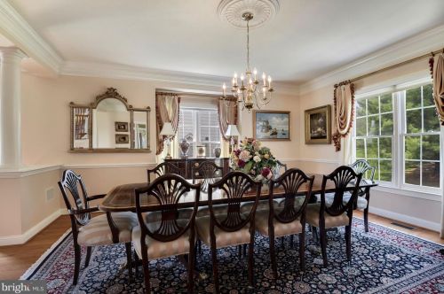 10720 Cloverbrooke Dr, Rockville MD 20854-6372 exterior