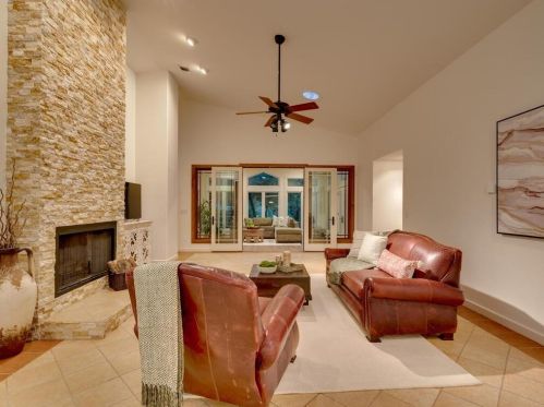 3909 Edwards Mtn Dr, Austin TX 78731-3845 exterior