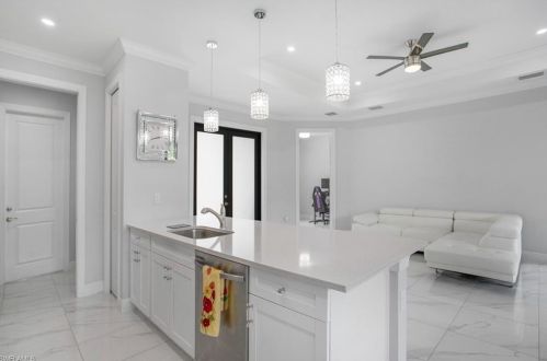 2571 41 Ave, Naples FL 34120-4882 exterior