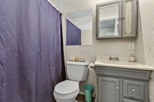 1312 Greenfield Ave, Waukegan IL 60085-7813 exterior