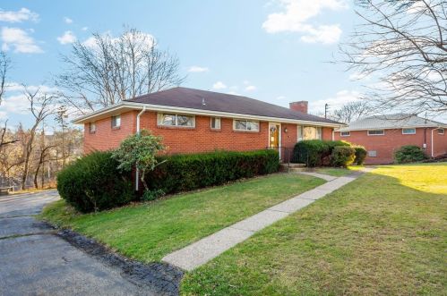 132 Claridge Dr, Moon Twp, PA 15108-3282