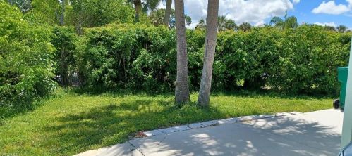 2200 Estey Ave, Naples FL 34104-4247 exterior