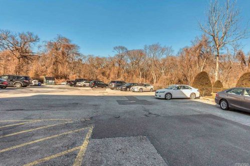 400 Corona Ave, Valley Stream NY  11580-2623 exterior