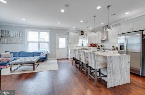 925 Lawrence St, Philadelphia PA 19122-3721 exterior