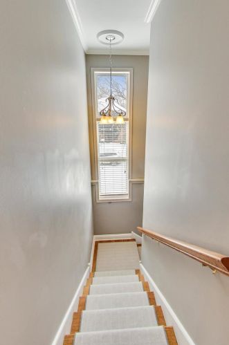 6098 Caldwell Ave, Chicago IL 60646-4111 exterior