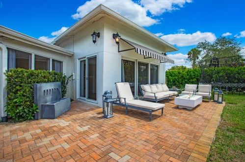 2180 Hbr Ln, Naples FL 34104-4218 exterior