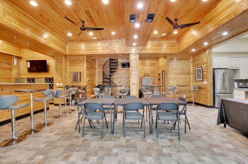 8069 Kenstone Ct, Atlanta GA 30350-4160 exterior