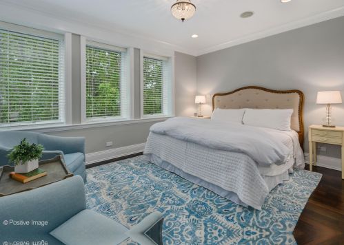 3720 Greenview Ave, Chicago IL 60613-3610 exterior