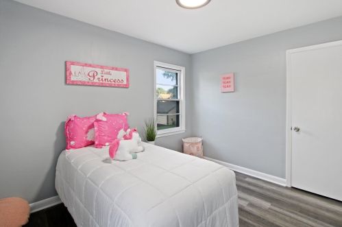 3628 61, Milwaukee WI 53216-2704 exterior