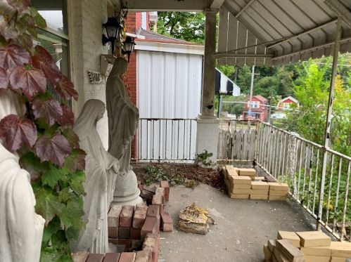 108 Grimes Ave, Pittsburgh, PA 15210-2016