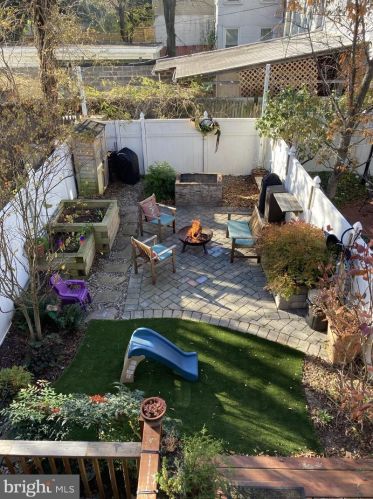 3306 Park Pl, Washington DC  20010-2530 exterior