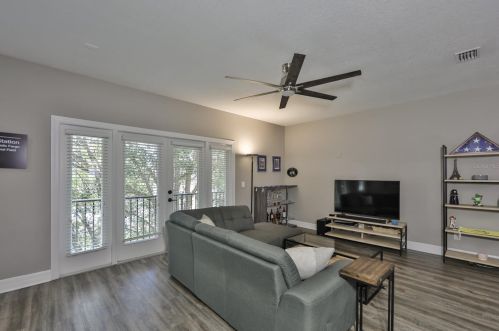 3334 Las Campos Pl, Tampa FL  33611-2967 exterior