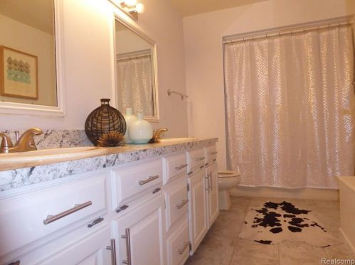 3975 Piute Dr, Wyoming MI exterior