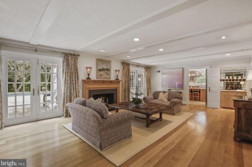 11013 Cripplegate Rd, Rockville MD 20854-1630 exterior