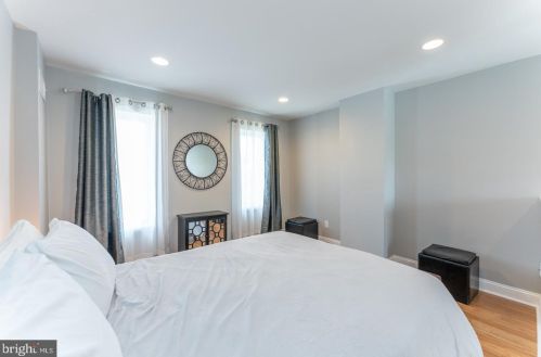 228 Girard Ave, Philadelphia PA 19130-1687 exterior