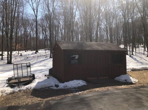 69 Un School Rd, Montgomery NY 12549-2318 exterior