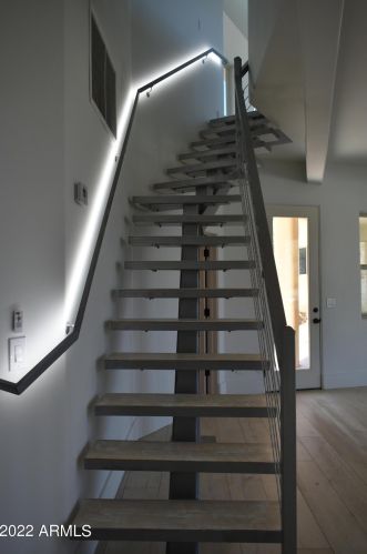 1825 Cinnabar Ave, Phoenix AZ  85020-1916 exterior