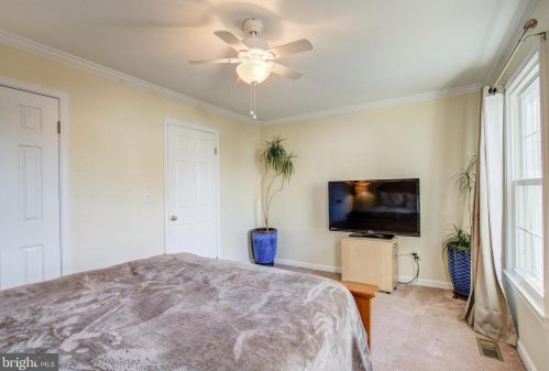 7818 Colonial Springs Blvd, Alexandria VA  22306-2864 exterior