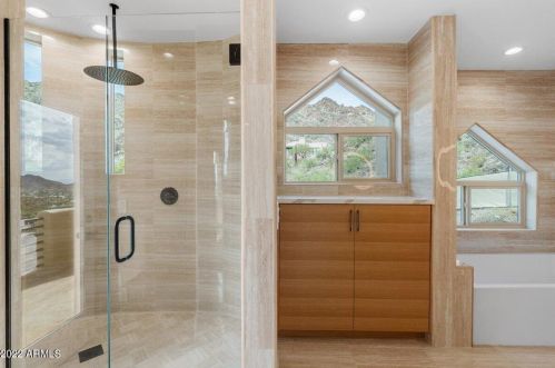 1825 Cinnabar Ave, Phoenix AZ  85020-1916 exterior