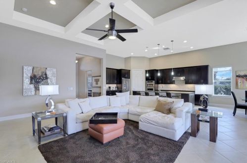 8961 Quarry Dr, Naples FL 34120-5256 exterior