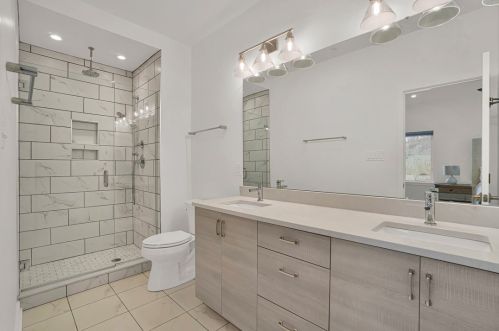 5563 Berlin Way, Pittsburgh PA  15201 exterior