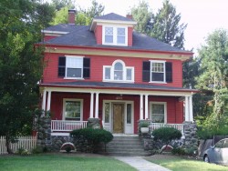 460 Crafts St, Newton, MA 02465-1703