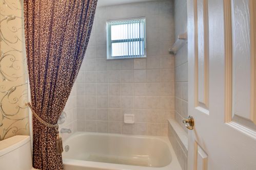 8280 Muirhead Cir, Boynton Beach FL 33472-5063 exterior